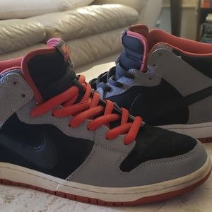 Nike SB Dunk Mid Pro